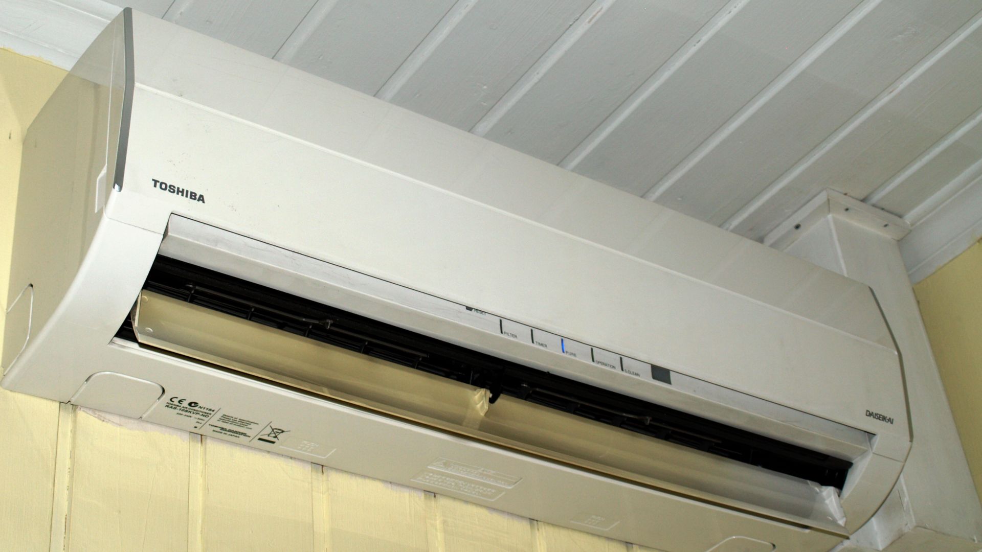 File:Toshiba Daiseikai Air Conditioner.jpg