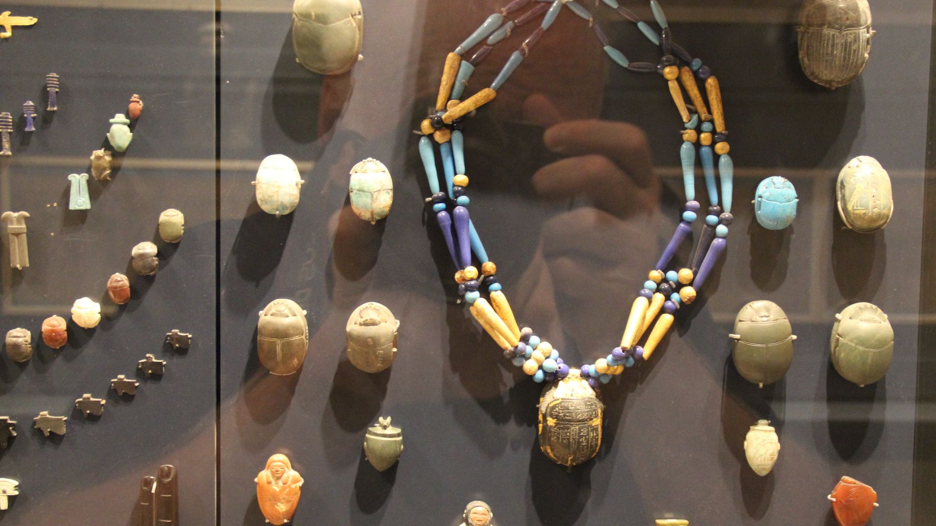 File:Ancient Egypt Amulets & Scarabs (27799423314).jpg