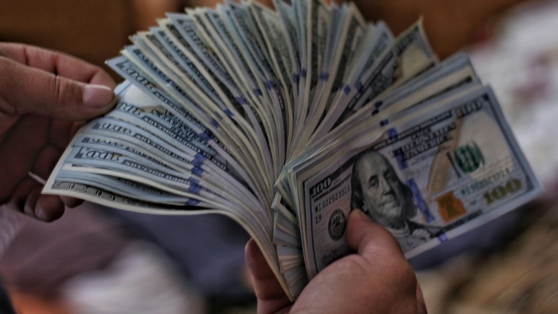 100 US dollar banknotes