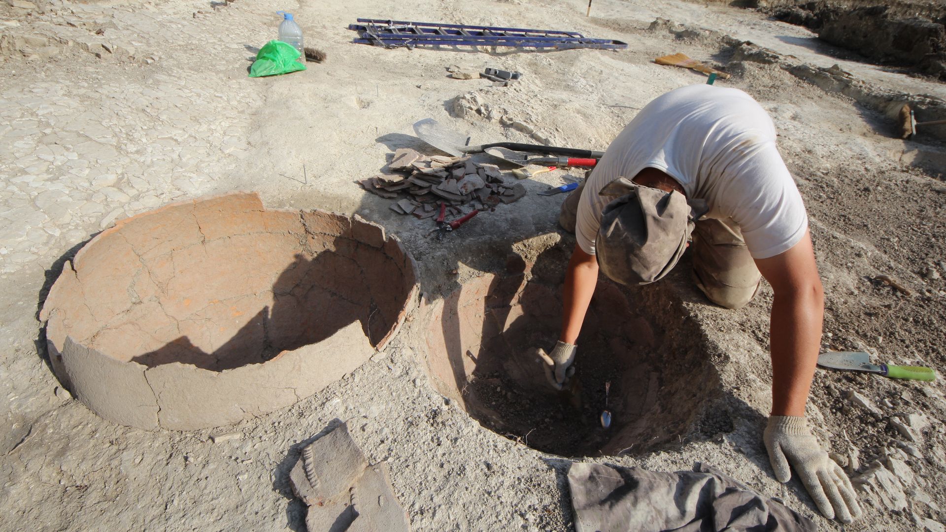 File:Archaeological field work.jpg