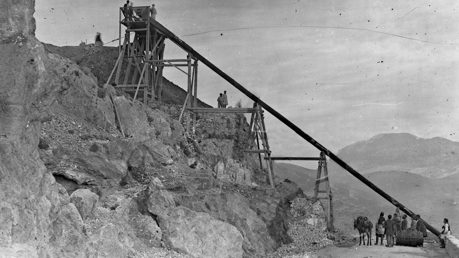 File:Slide to remove the excavated earth and spoil during the excavation of Delphi, 1892–1903 - 'Γλίστρα' για τα χώματα των ανασκαφών (French Archaeological School - Γαλλική Αρχαιολογική Σ.jpg