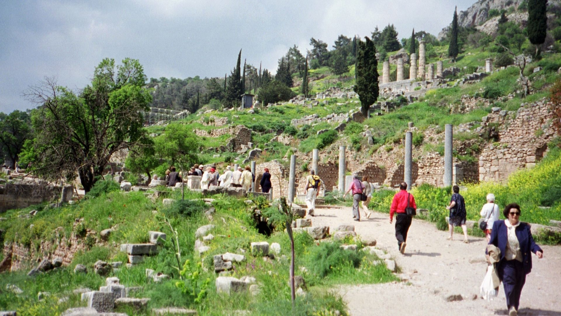 File:Delphi view of the Sacred Way at the Sanctuary of Apollo in 2002.jpg