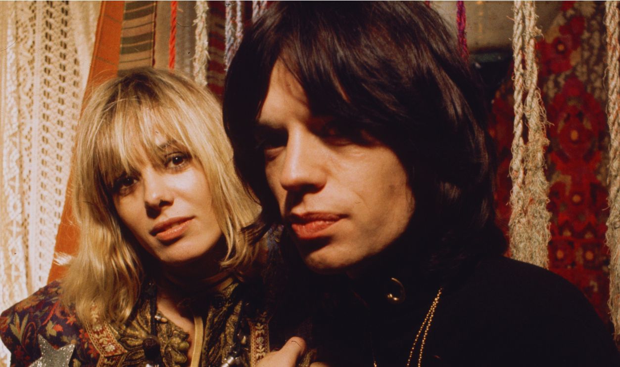 Gettyimages - 56319405, Performance Anita Pallenberg and Mick Jagger playing Pherber and Turner in a scene from 'Performance', co-directed by Nicolas Roeg, 1970.