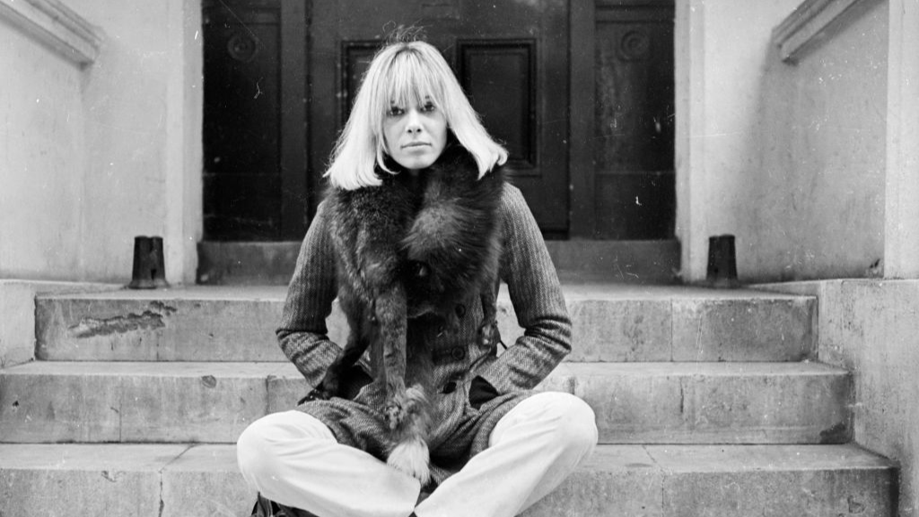 Gettyimages - 3168289, Anita Pallenberg 24th October 1968: Italian-born German actress Anita Pallenberg sits cross-legged on a flight of stone steps with her hands in her pockets.