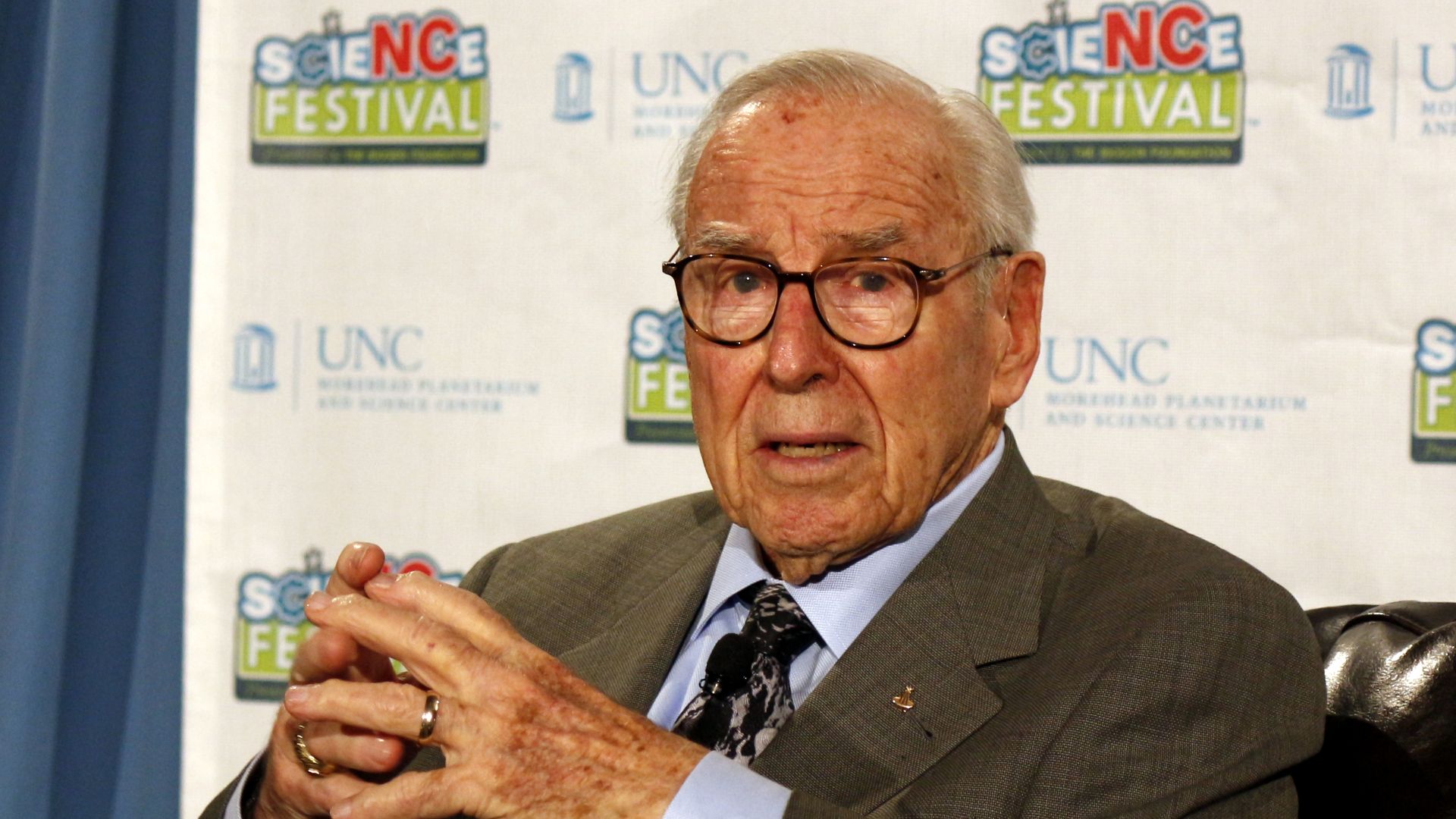 File:Jim Lovell.jpg