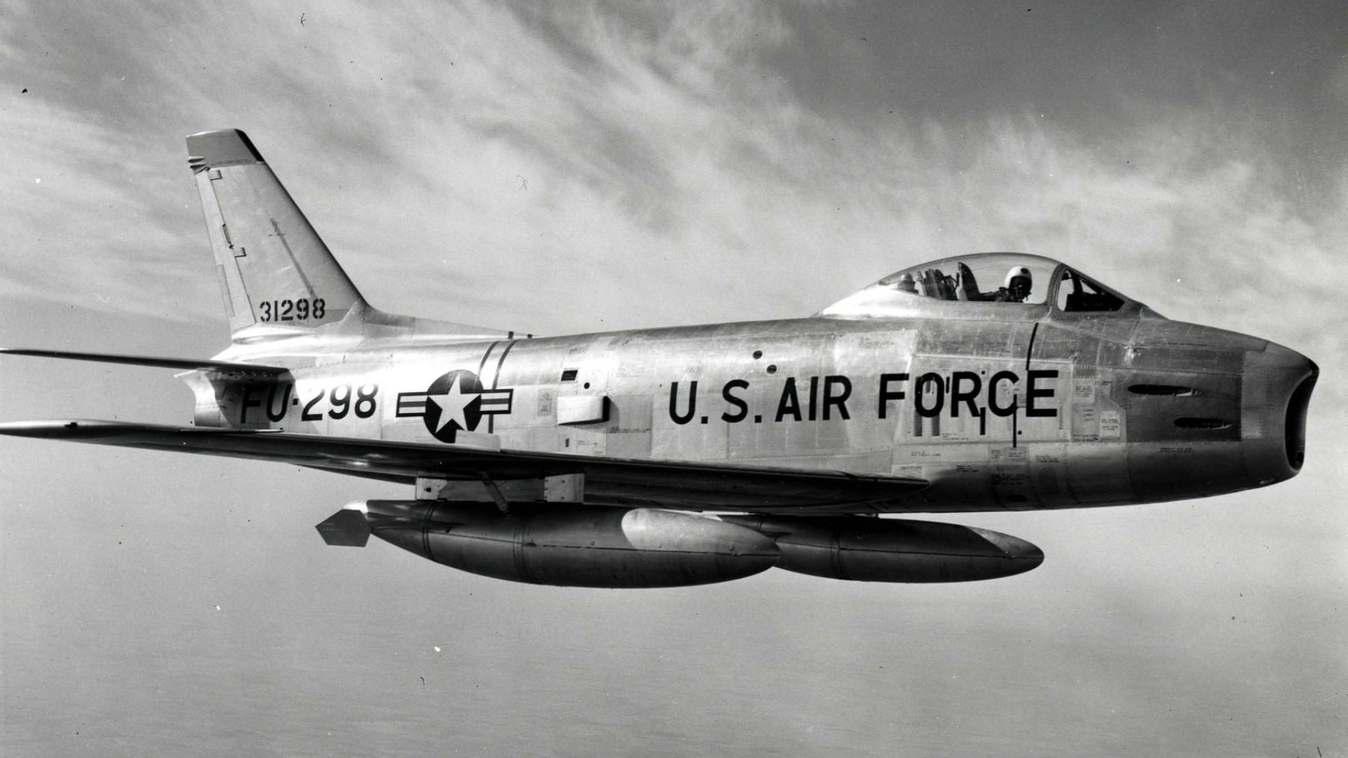 File:F-86H Sabre in flight 1950s.jpg
