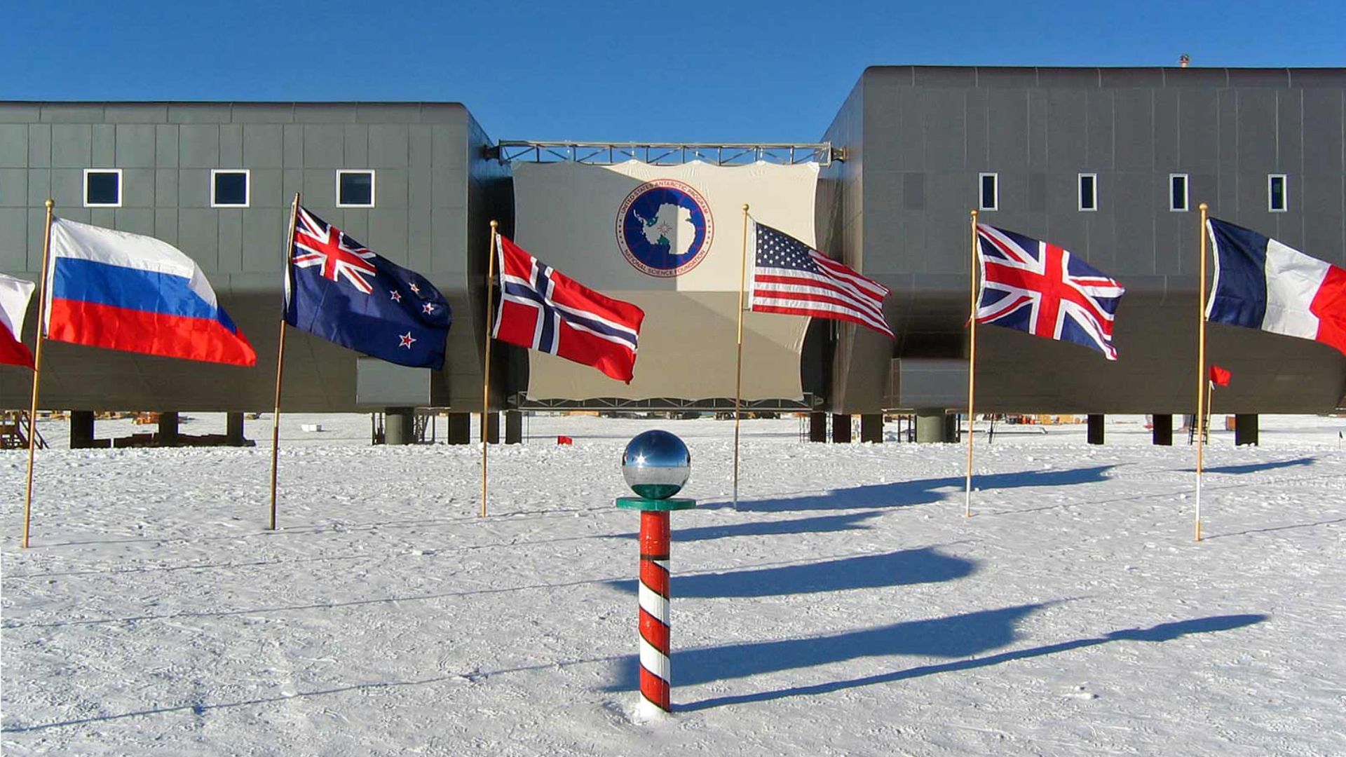 File:Amundsen-scott-south pole station 2007 edit1.jpg