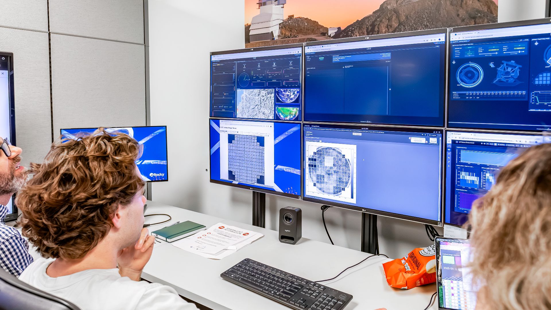 File:First Photons in the Rubin control room at SLAC (rubin-control-room-a).jpg