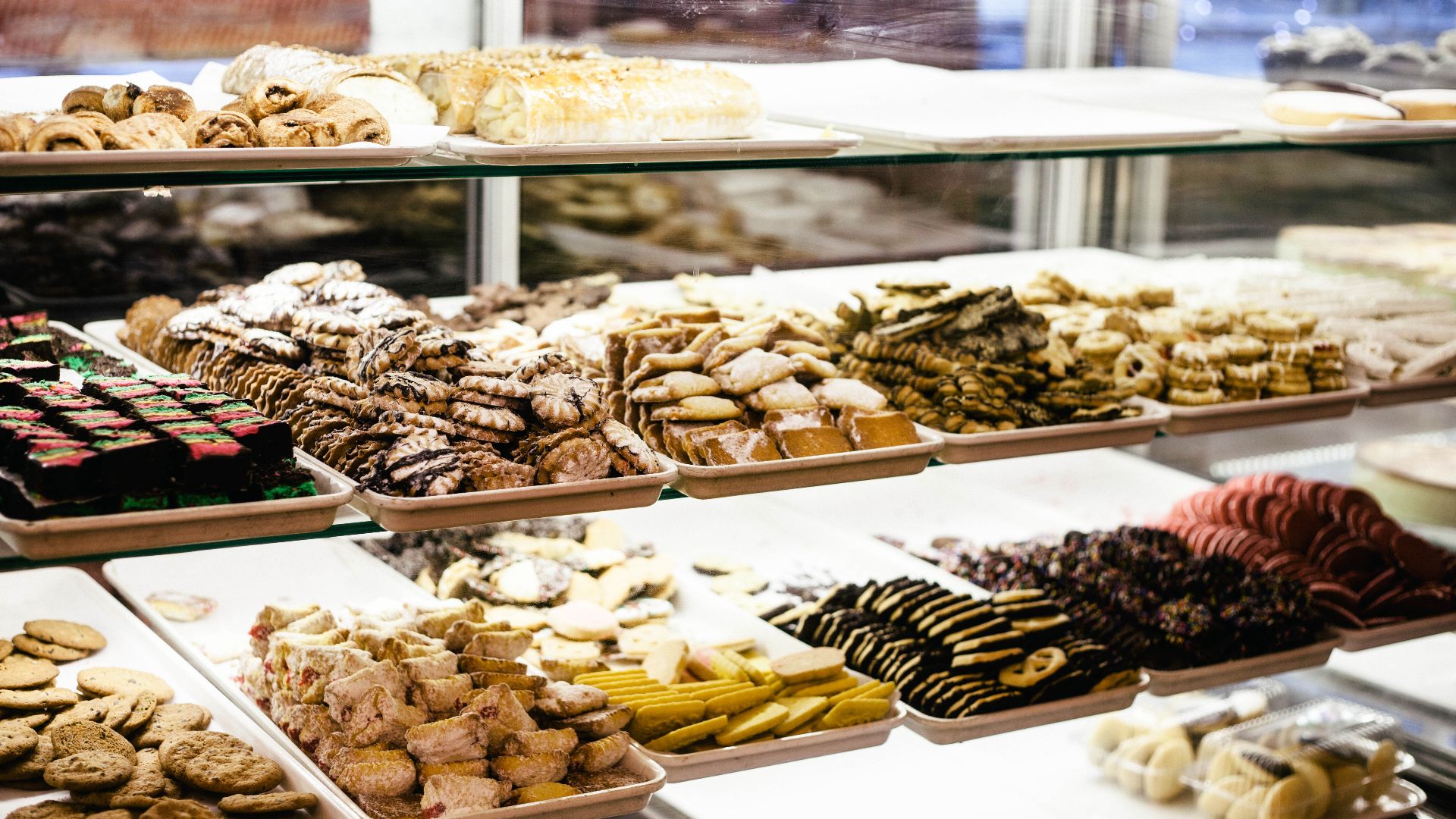File:Trays of Baked Goods (Unsplash).jpg