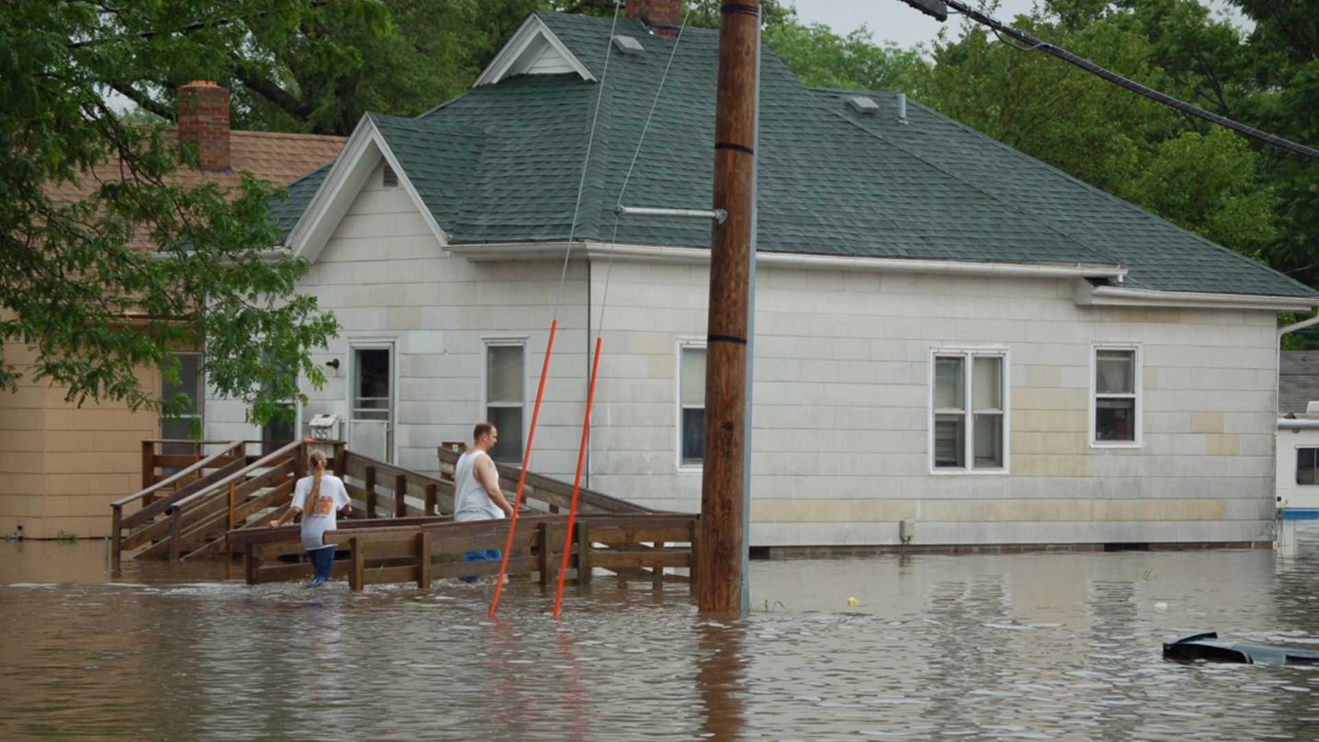 File:Flooding in Cedar Rapids, IA.jpg