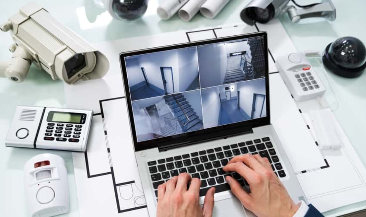 Person Monitoring, Shutterstock, 1660395001