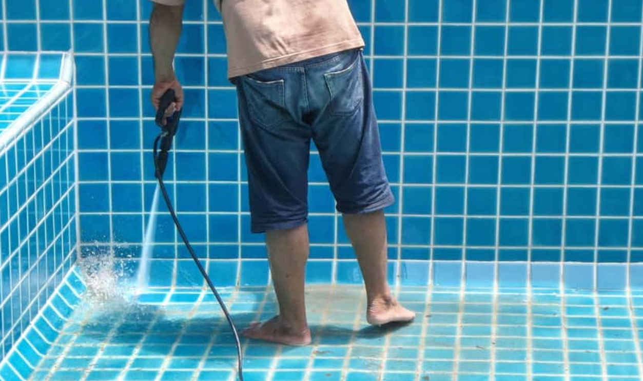 Service And Maintenance Of The Pool, Shutterstock, 610065356