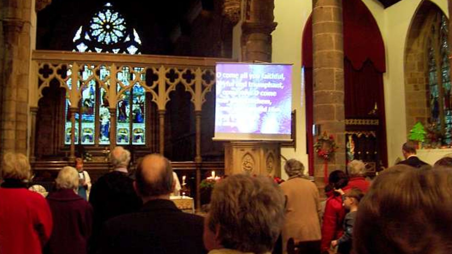File:Nave and chancel arch screen of St Mary's Church, in Ilkeston, Derbyshire.jpg