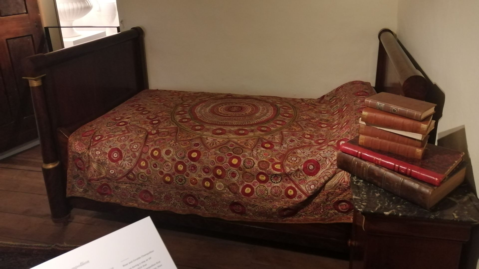 File:Lit de Jean-François Champollion.jpg