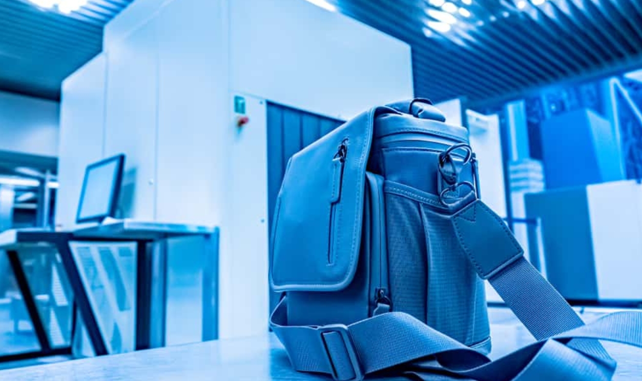 Airport security, Shutterstock, 1420612265