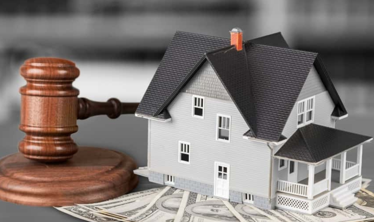 Auction, Shutterstock, 415550548