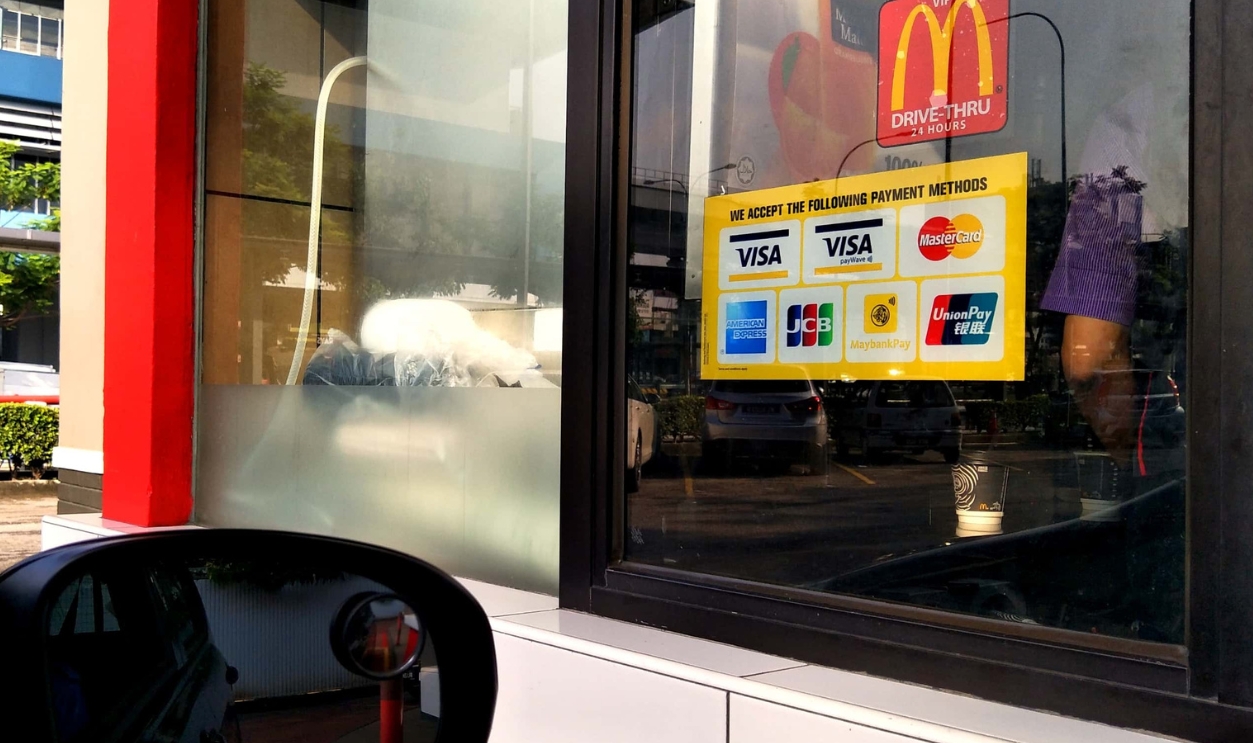 Macdonald, Shutterstock, 774337600