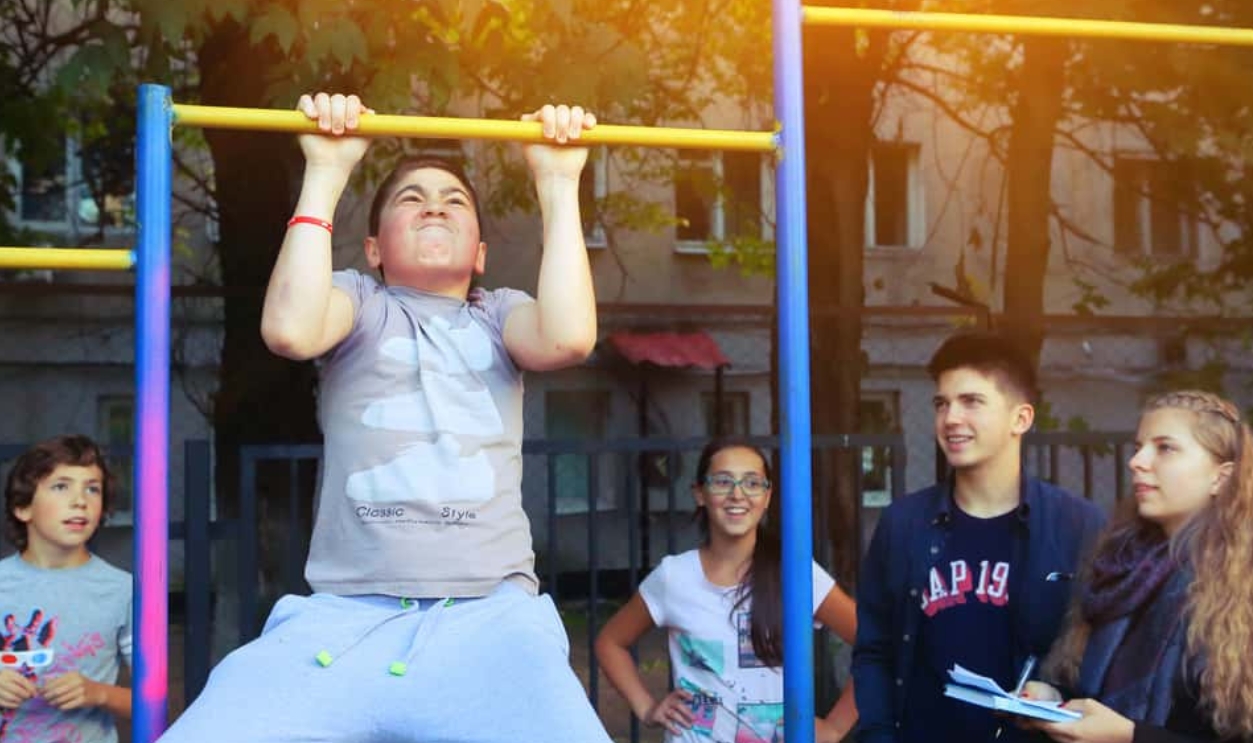 Sport Pull Up Exercises, Shutterstock, 482734177