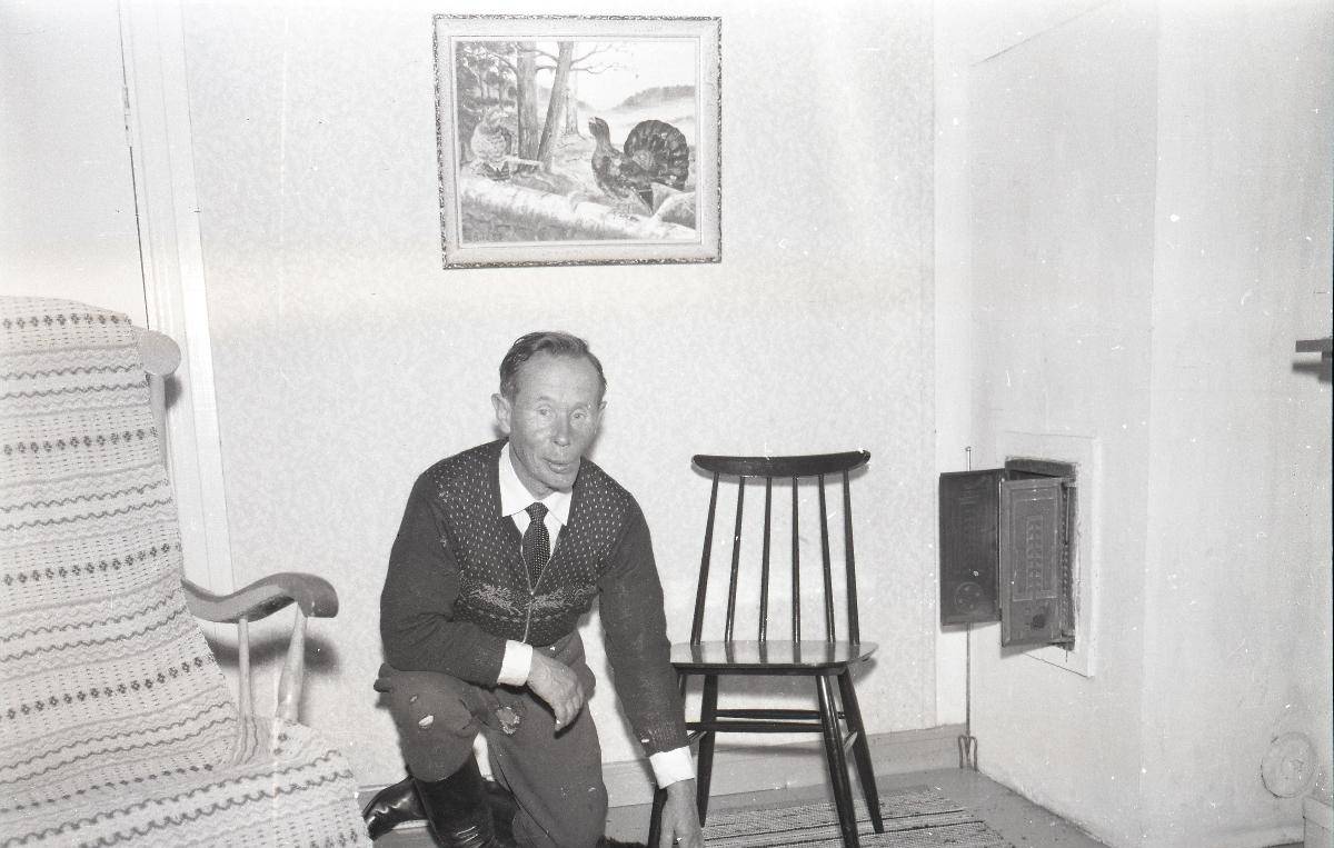 Häyhä Simo 1961 kneeling