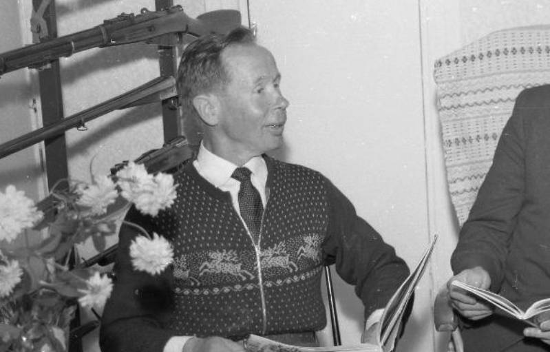 Häyhä Simo 1961 at his home