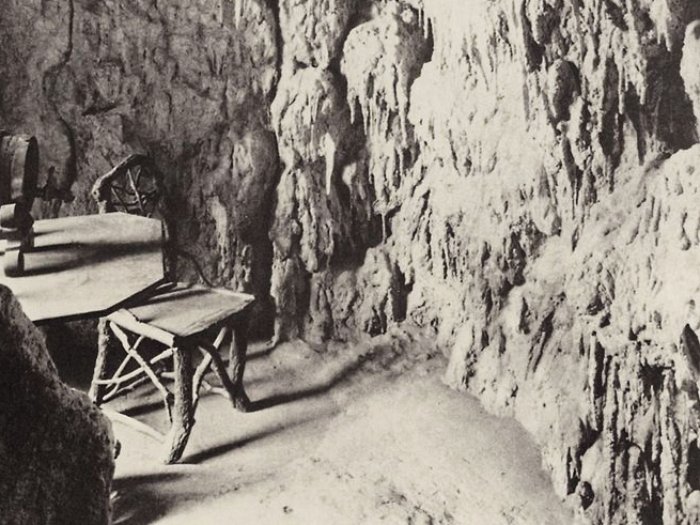 Neuschwanstein - stalactite grotto