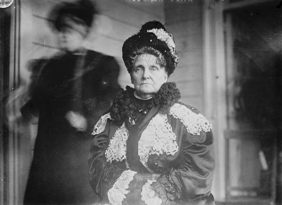  Mrs. Hettie Green and M.A. Wilks, 1909