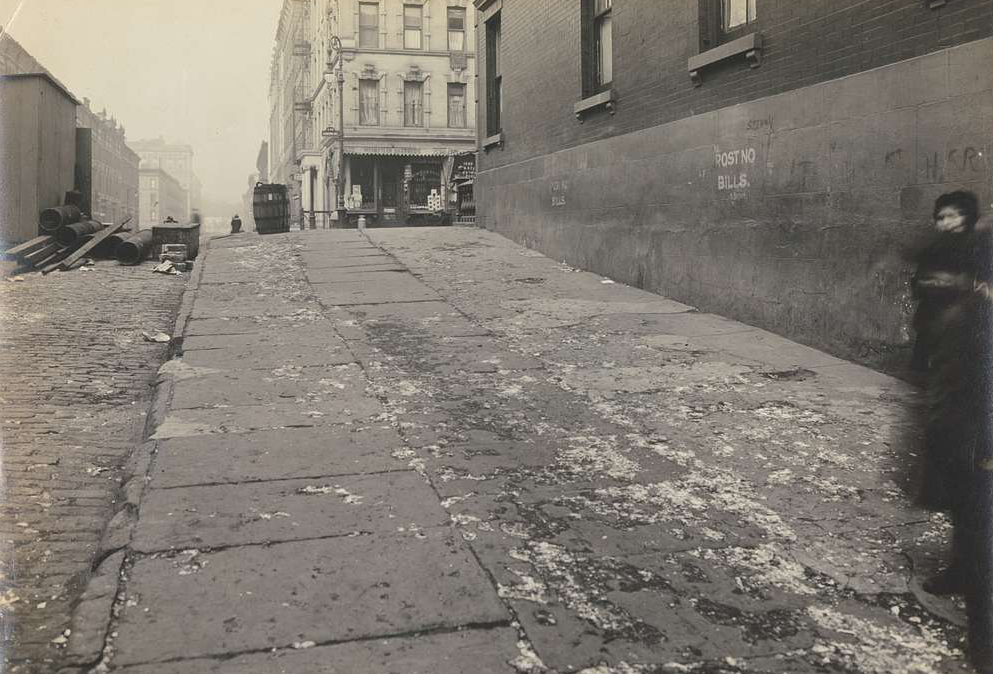 Street scene in New York, 1917