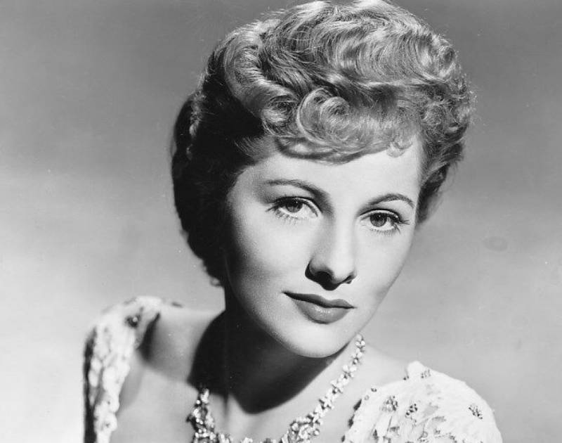Joan Fontaine In 1943 in lace dress