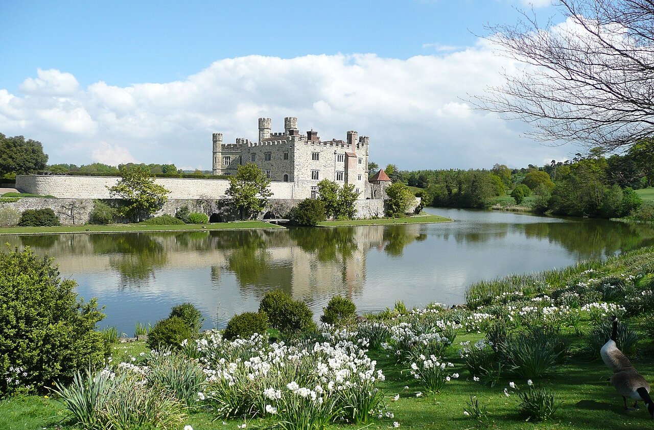 Garden of Leeds Castle during daytime