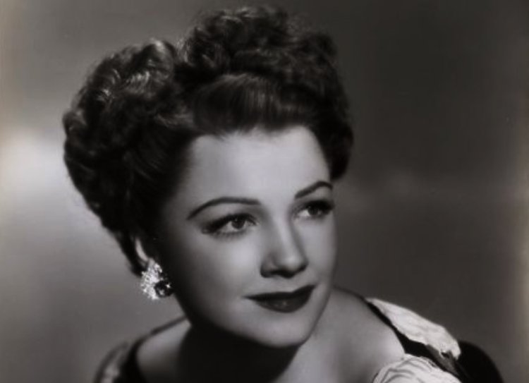 Promotional photograph of actor Anne Baxter