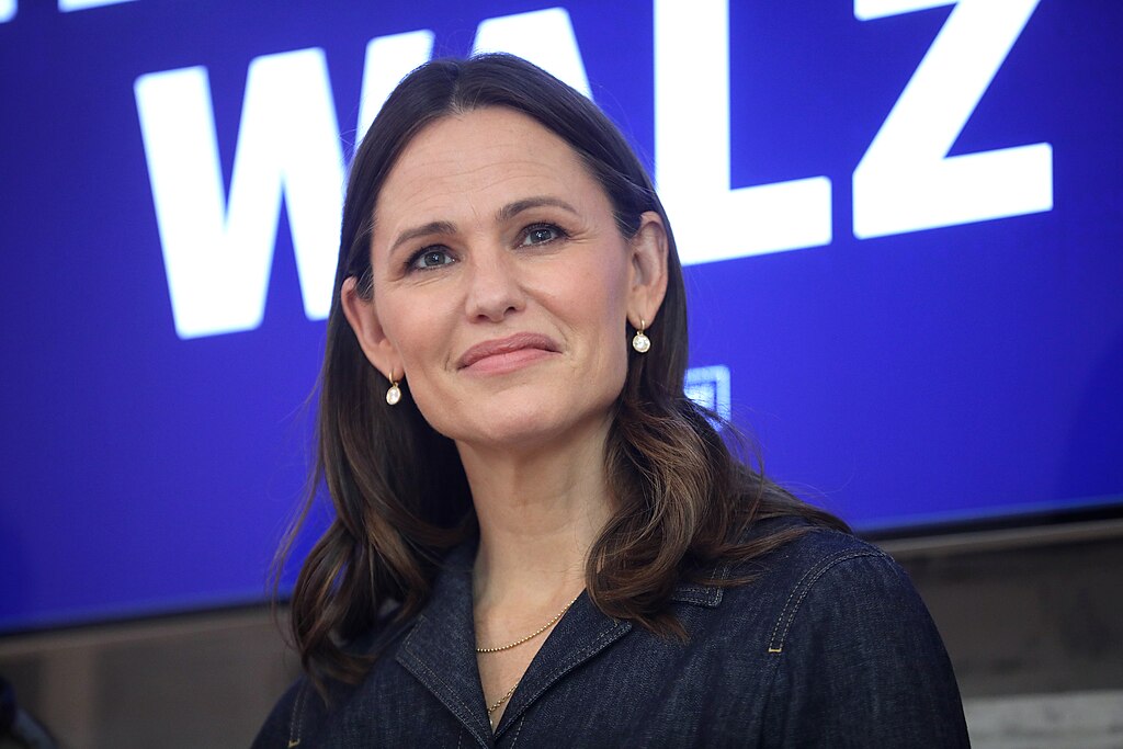 Jennifer Garner speaking with attendees at a "Democracy Across the Aisle" event