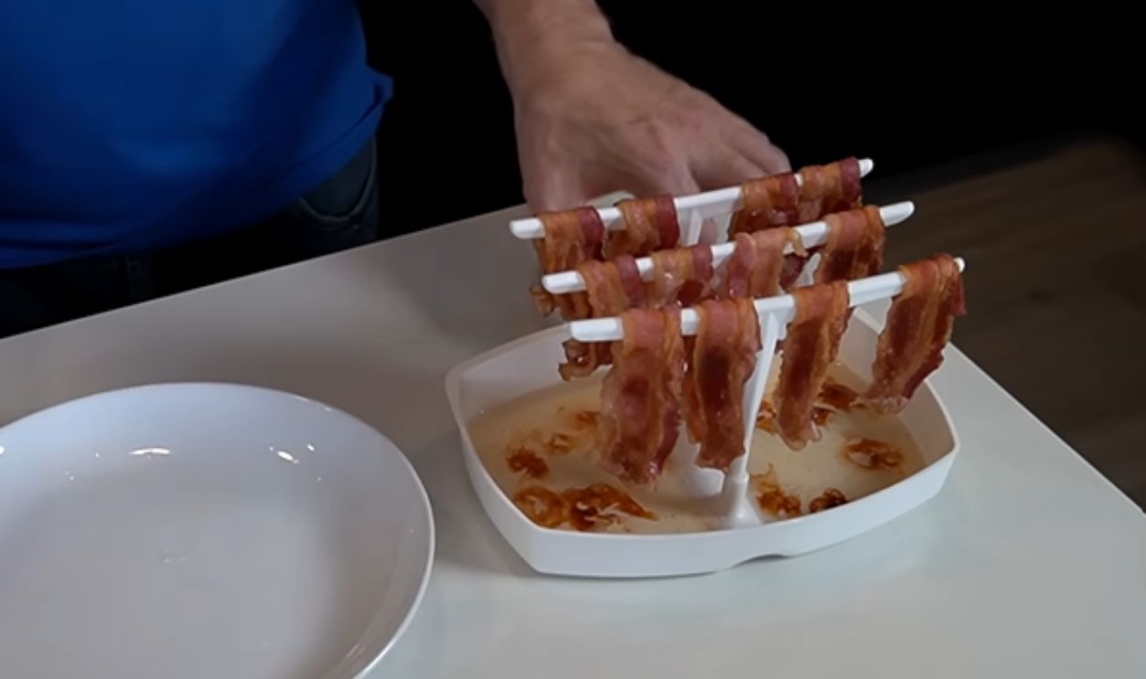 Makin Bacon Microwave Stand