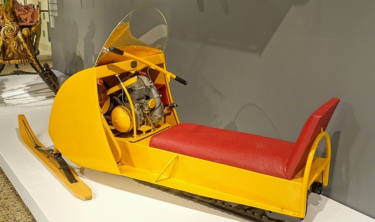 Propeller–Driven Snowmobile