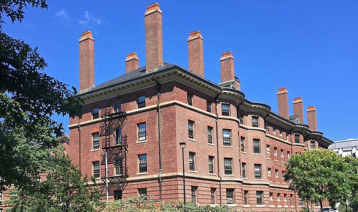  Graduate School Of Arts And Sciences