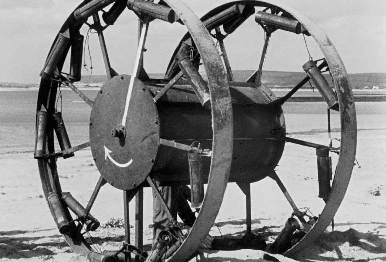 The Great Panjandrum at a beach in Westward Ho!