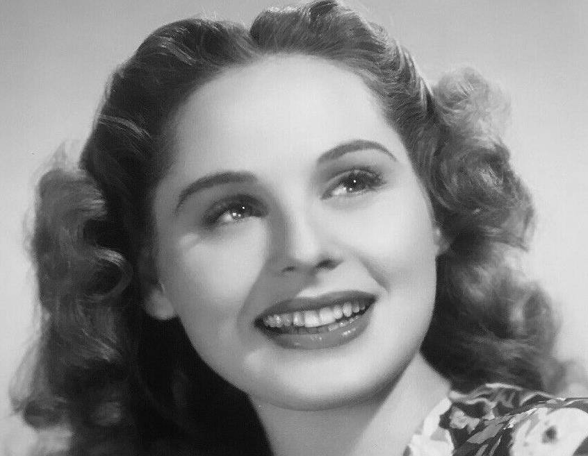 Publicity photo of Dorothy Morris