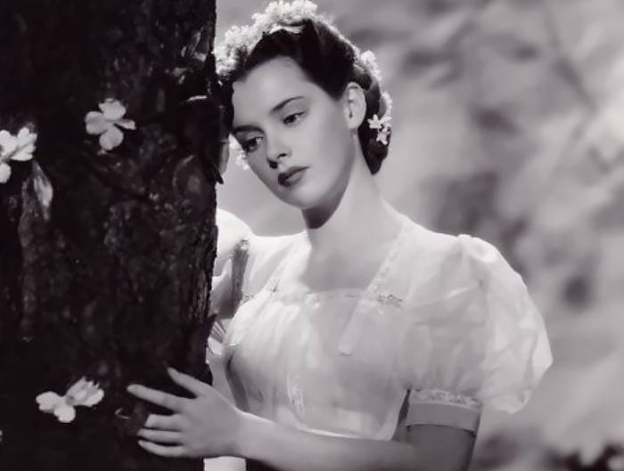 Susan Peters 1944 in white dress