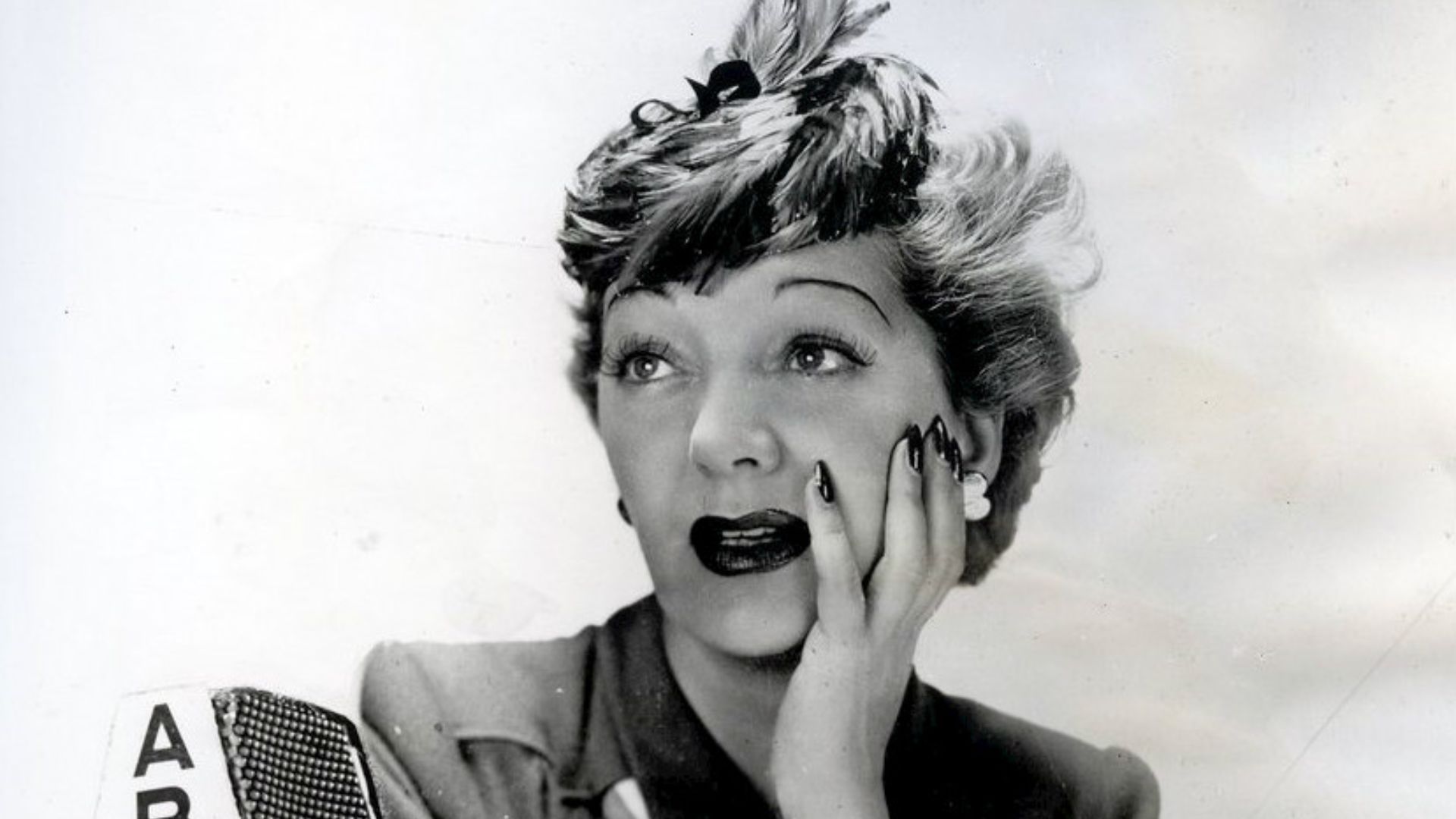 File:Gertrude Lawrence 1947.jpg