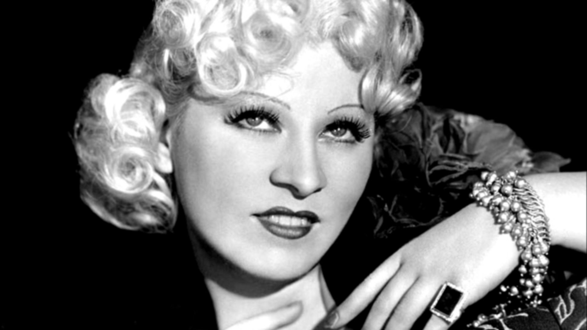 File:Mae West - 1936.jpg
