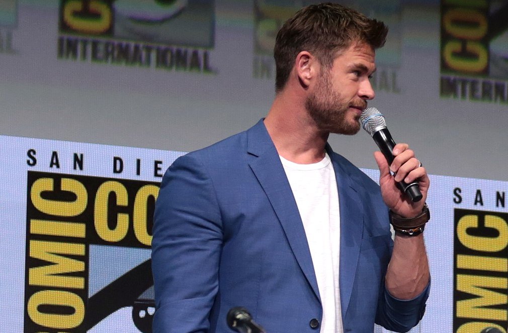 Chris Hemsworth speaking at the 2017 San Diego Comic Con International