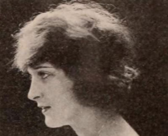 Photo of American silent era actress Martha Mansfield