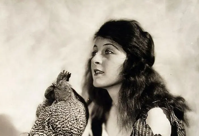 Photo of American silent era actress Martha Mansfield