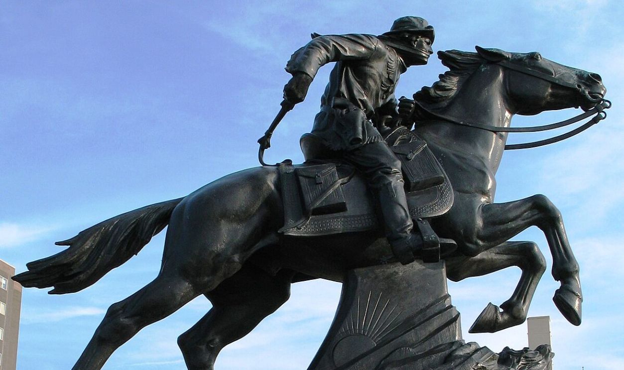  Pony Express Statue