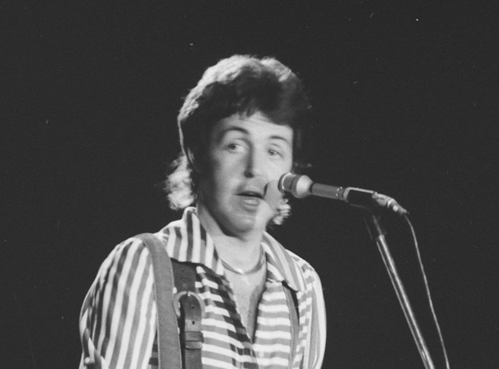Paul McCartney on stage - 1972