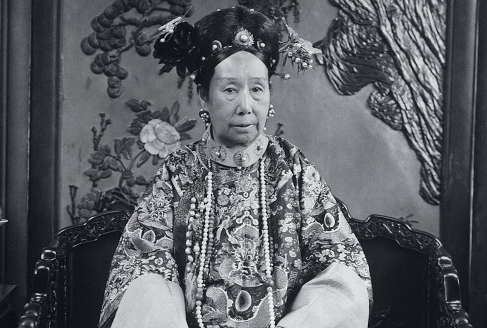 Empress Dowager Cixi seated portrait
