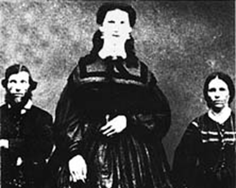 Giantess Anna Swan with her parents