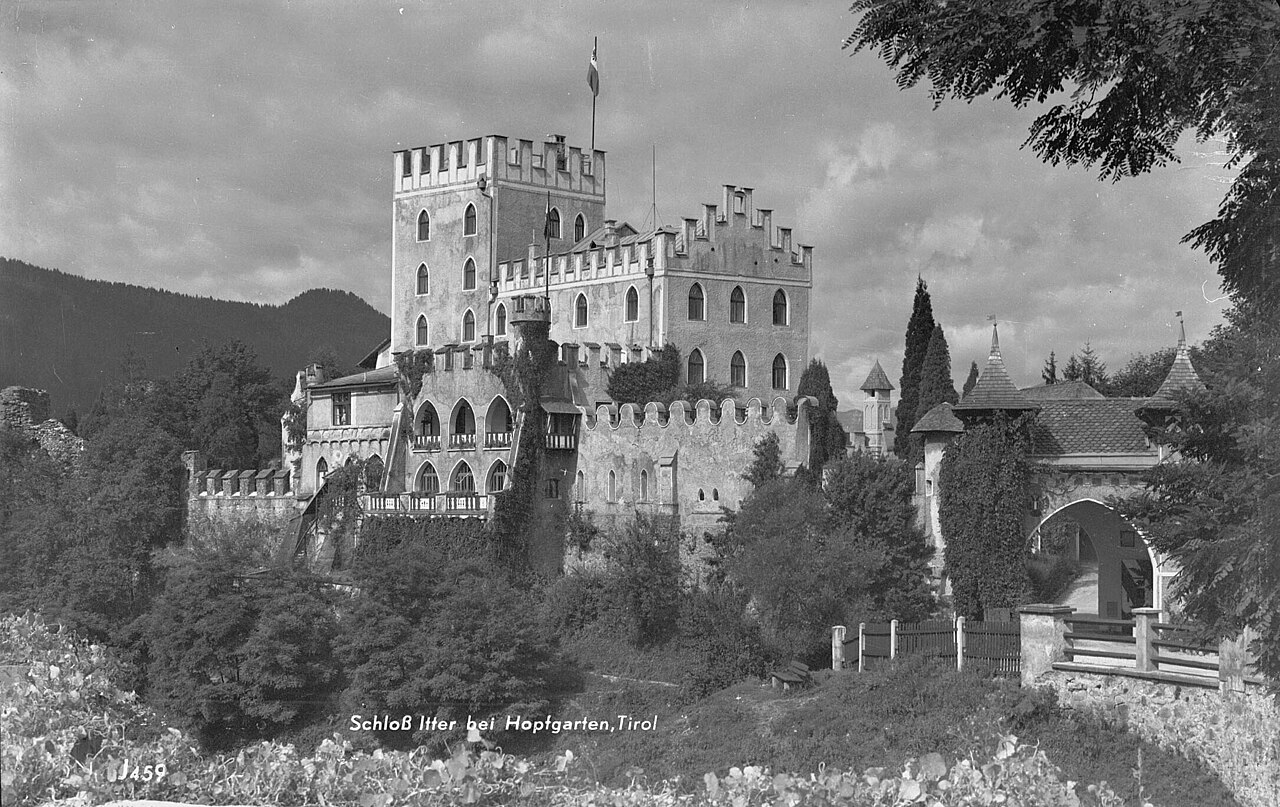 Itter Castle