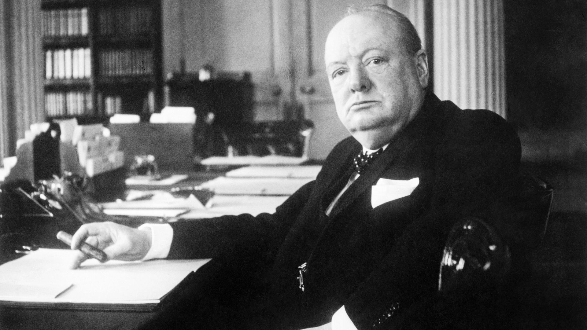 File:Winston Churchill As Prime Minister 1940-1945 MH26392.jpg