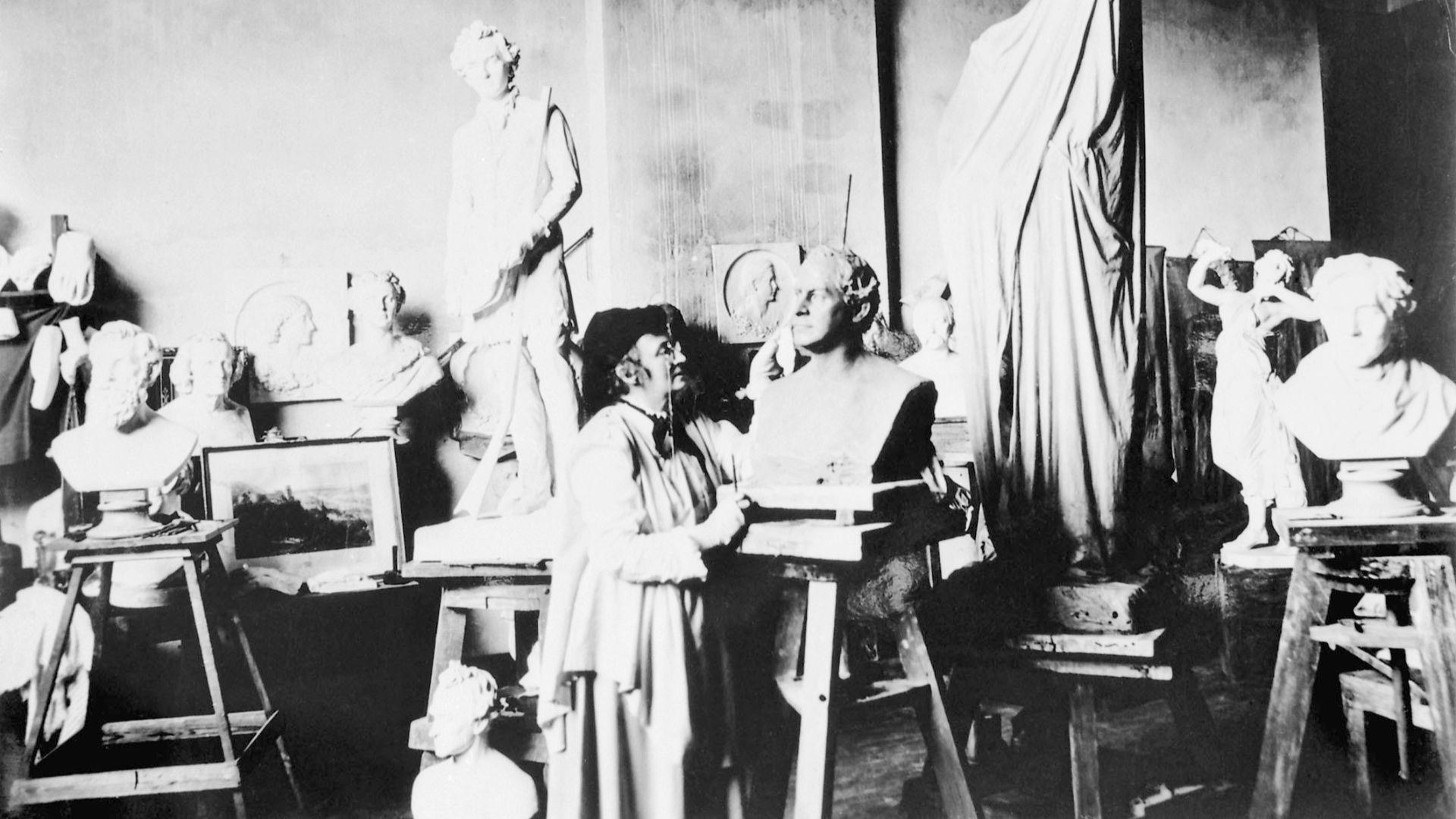 File:Elisabet Ney in ihrem Atelier in Texas, 1875.jpg