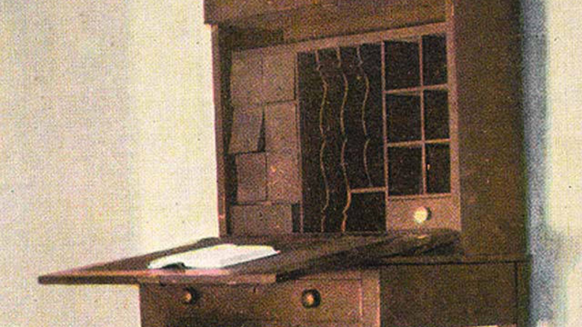File:Poe's Desk-Edgar Allan Poe Shrine (16650738119).jpg
